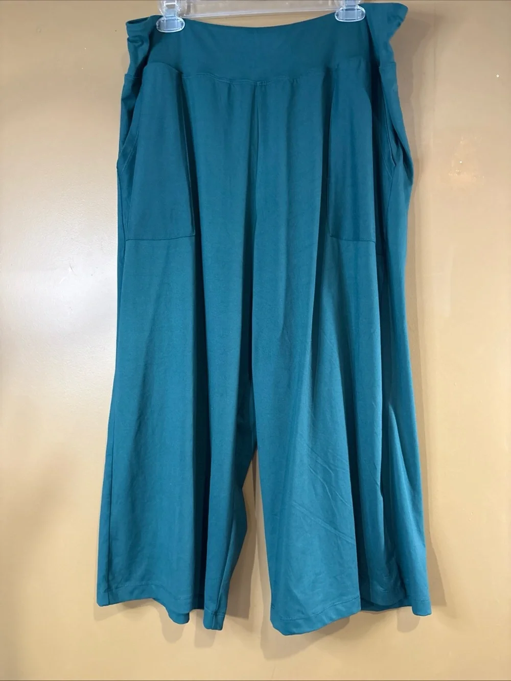 HC924 Cuddl Duds Womens Size XL. Green Elastic Waist Large Front Pockets